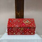 Hut-Shape Checkered "Sahe Chithi" Box